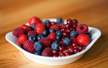 Juicy berries, Fresh and vibrant, Bursting with flavor, Healthy and nutritious HD wallpaper