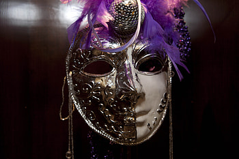 She always wears a different mask..., dreamer, mask, bad character, other, people, purple, complexed, who is it, big lie, always, bliss, false friend HD wallpaper