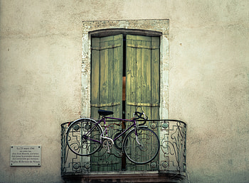 Miscellanea, Miscellaneous, Wall, Door, Bicycle, Balcony HD wallpaper