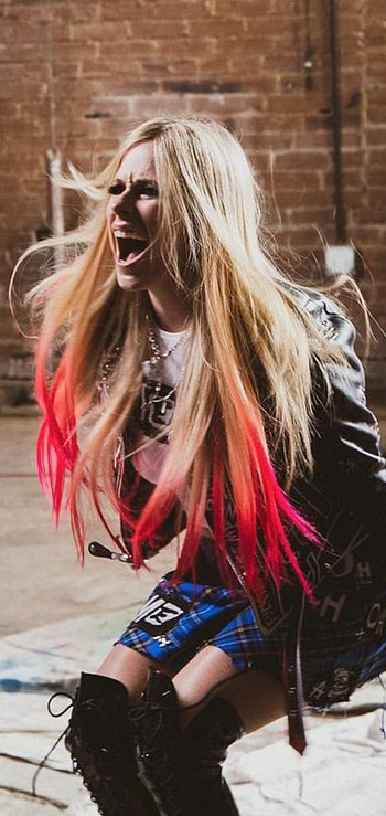 Avril Lavigne, magenta, hair HD phone wallpaper
