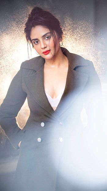 Sreemukhi, model, actress HD phone wallpaper