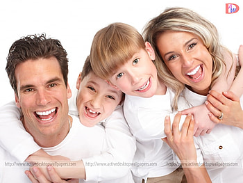 smilley face and family, white, family, smile, 4 HD wallpaper