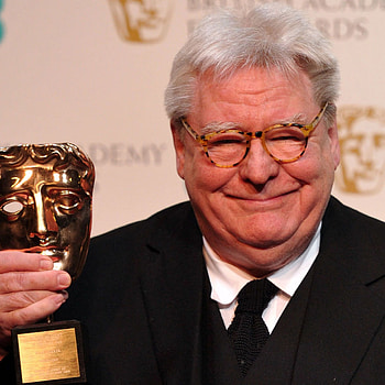 Alan Parker, Unconventional filmmaker, Renowned director, Unique style HD phone wallpaper