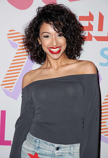 Koshy , Digital media empire, , Liza Koshy HD phone wallpaper