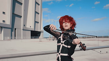Lindsey Stirling, Moon-themed music video, Ambitious violinist, Unforgettable experience HD wallpaper