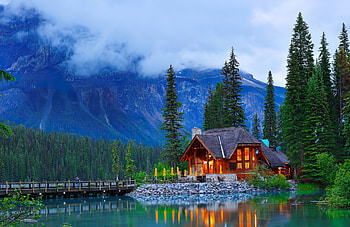 Emerald lake, reflection, forest, serenity, lake, mountain, cabin, tranquility, mist, national park, view, sunset HD wallpaper