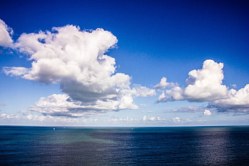 White clouds, sky, blue sea, nature HD wallpaper