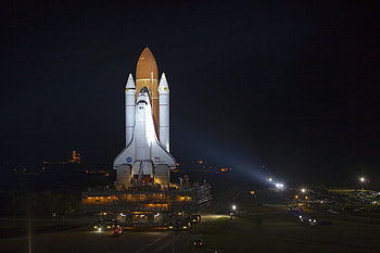 SPACE SHUTTLE ENDEAVOUR, nightsky, nasa, launchpad, shuttle, space HD wallpaper