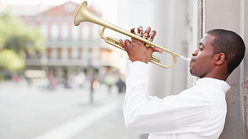 Black man playing trumpet, Street performance HD wallpaper