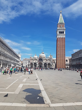Lockdown at St. Mark's Square, Venice's transformation, Private tours, Local guide's insight HD phone wallpaper
