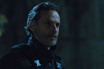 Walking Dead - Stoic Survivor in the Shadows, TV Show, The Walking Dead: The Ones Who Live, Andrew Lincoln, Rick Grimes HD wallpaper