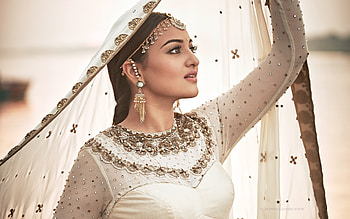 Sonakshi Sinha 4, sonakshi-sinha, indian-celebrities, girls, desi-girls HD wallpaper