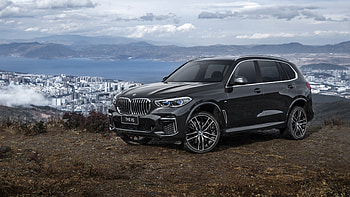 BMW X5 Xdrive40li M Sport 2022 2 Cars HD wallpaper