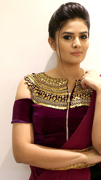Sreemukhi, telugu actress, anchor HD phone wallpaper