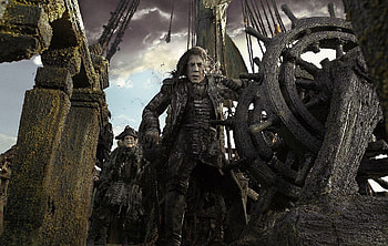 Captain Salazar, Javier Bardem, Sinister antagonist, Pirate battle HD wallpaper