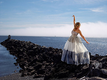 A beautiful day..., sea, girl, dance, beach HD wallpaper