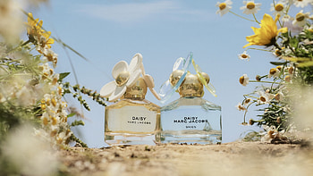 Buy Marc Jacobs, Limited edition Eau de Toilette, Daisy Skies, 50ml HD wallpaper