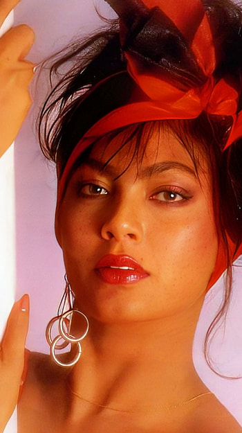 Kimi Khatar, bollywood actress HD phone wallpaper