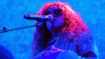 H.E.R., Vallejo raised, 5 Grammy nominations, KQED HD wallpaper