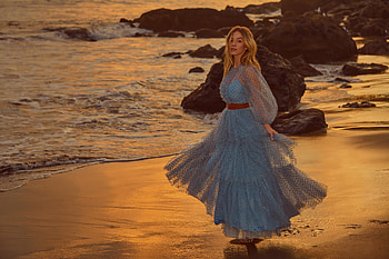 Girl In Sydney Sweeney Beach , girls, model HD wallpaper