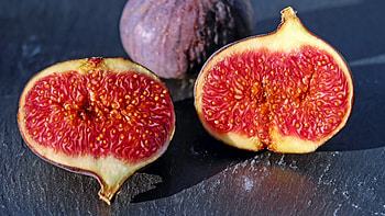 Figs inside fruits, Seed dispersion, Textured , U TV background HD wallpaper
