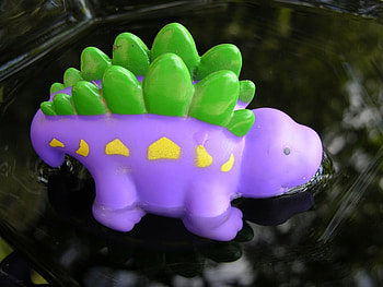 Stegosaurus drinking water in Jurassic period, animal, graphy, , jurassic, other, dinosaur, cute, baby, evil, monster, stegosaurus, adorable, reptile, water, humour skz, my bad scores HD wallpaper