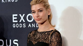 Hailey Bieber celebrity, High quality , Stunning , Fashion icon HD wallpaper