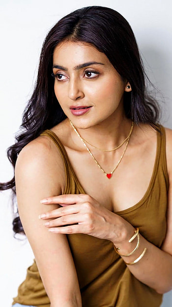 Avantika mishra, tamil actress HD phone wallpaper