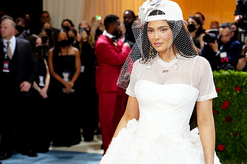 Met Gala 2022, Memes and reactions, Kylie Jenner HD wallpaper
