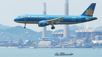Vietnam Airlines, Travel options, Flight choices, Vietnam destinations HD wallpaper