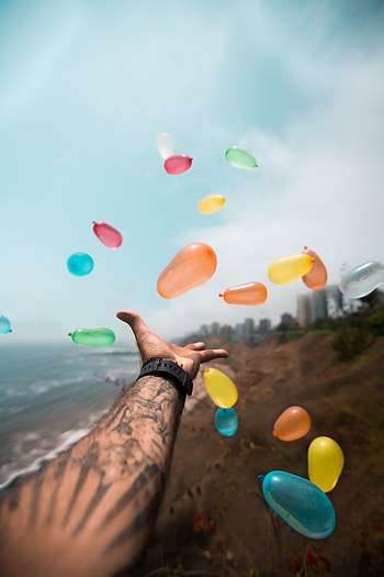 Balloons, Hand, Miscellanea, Miscellaneous, Multicolored, Flight, Tattoo HD phone wallpaper