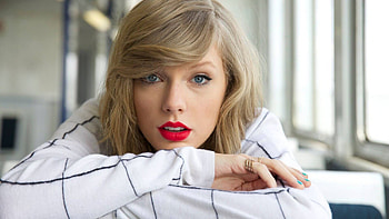 Taylor Swift, Heartfelt lyrics, Chart-topping hits, Golden voice HD wallpaper