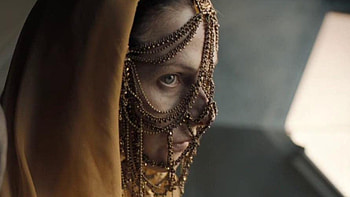 Dune's expensive movie costume, Marvel of craftsmanship, Impressive design HD wallpaper