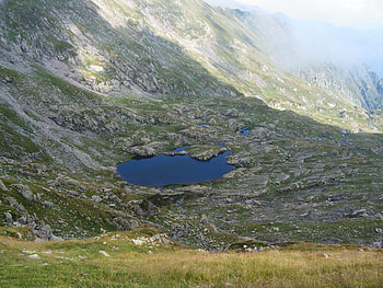 Galbena lake-Fagaras-Romania, romania, trekking, lake, stones, mountain HD wallpaper