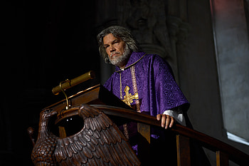 Wake Up Dead Man — : A Knives Out Mystery (Pulpit Portrait), Movie, Wake Up Dead Man: A Knives Out Mystery, Josh Brolin HD wallpaper