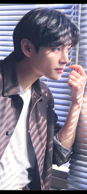 V BTS, handsome_, Taehyung_ HD phone wallpaper