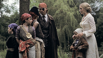 Finding Neverland, Watch online, Magical tale, Heartwarming film HD wallpaper