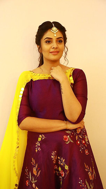 Sreemukhi, telugu actress, model HD phone wallpaper