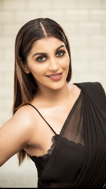 Yashika anand, tamil actress, saree lover, model HD phone wallpaper