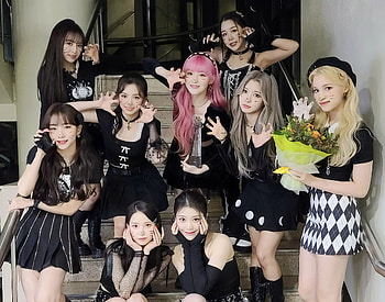 Kep1er's second trophy, Debut victory, Kpop HD wallpaper