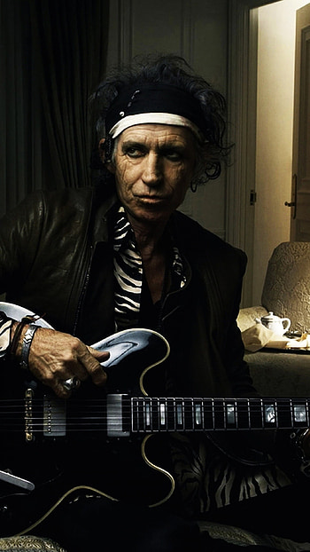 Keith Richards' guitar room, Musical sanctuary, Screen beauty HD phone wallpaper