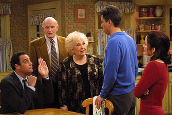 Everybody Loves Raymond, Phil Rosenthal, Raymond reunion, TV series creator HD wallpaper