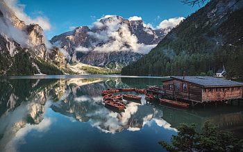 Lake Braies, Alps, Pragser Wildsee, morning, sunrise, mountain lake, glacial lake, mountain landscape, mountains, beautiful lake, Italy HD wallpaper