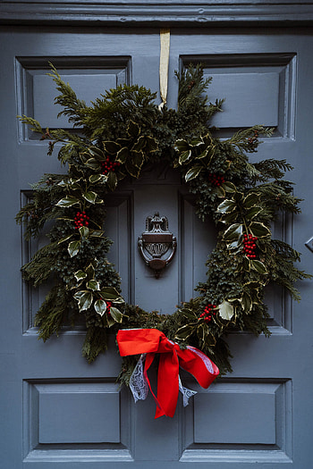 Holidays, New Year, Christmas, Decoration, Door, Wreath HD phone wallpaper