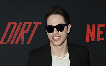 Pete Davidson, Million dollar fine, Fans' favorite, Comedian silenced HD wallpaper