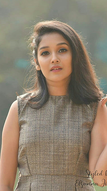 Anikha Surendran, South Actress HD phone wallpaper