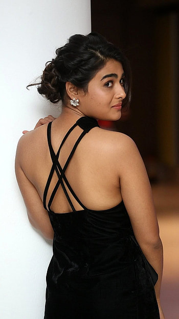 Shalini Pandey, South, Heroine HD phone wallpaper