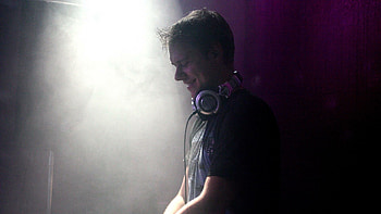 Armin Van Buuren, Captivating , Musical moments HD wallpaper