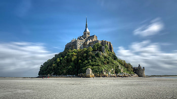 Low tide, Mont Saint Michel HD wallpaper