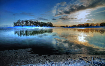 Mark of Winter, blue, sunshine, golden, clean, cold, r, beautiful, blend, lake, clouds, patterns, clear HD wallpaper